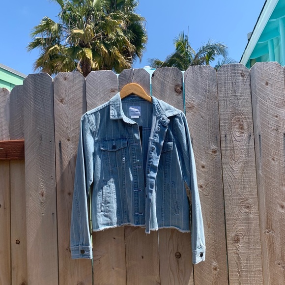 🆕 NWT RVCA Jean Jacket! - Picture 4 of 7